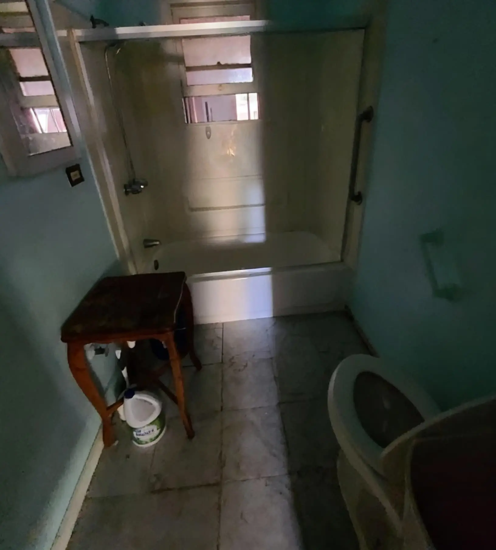 Bathroom Before Sell your house fast